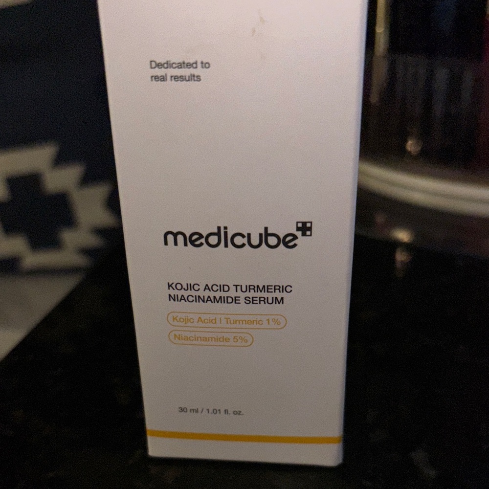 Medicube Kojic Acid Turmeric Niacinamide Serum - White and Yellow
